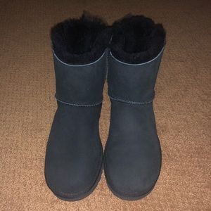 Black uggs
